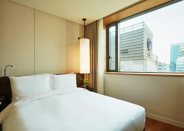 Crown Park Myeongdong Hotel 3*