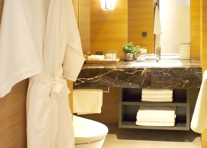 Crown Park Myeongdong Hotel 3*