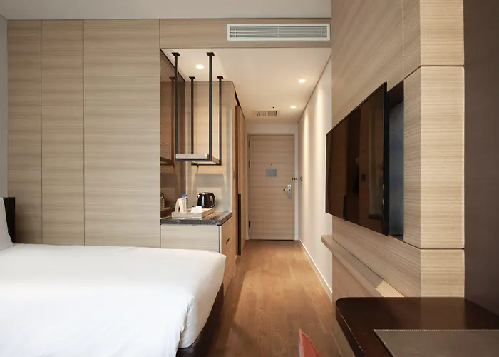 Crown Park Myeongdong Hotel