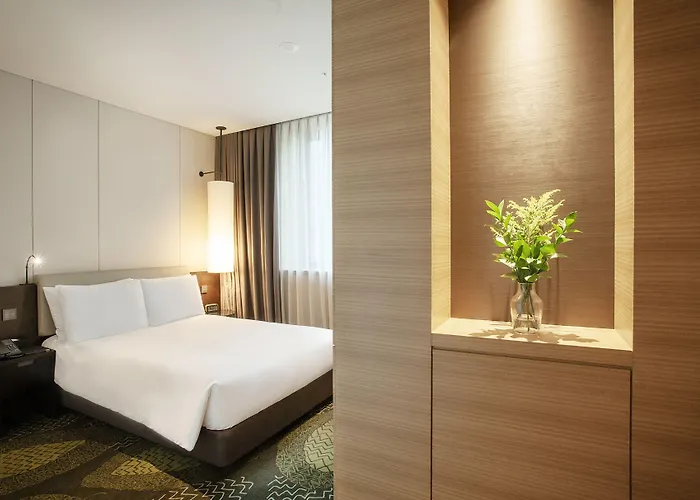 Crown Park Myeongdong Hotel 3*