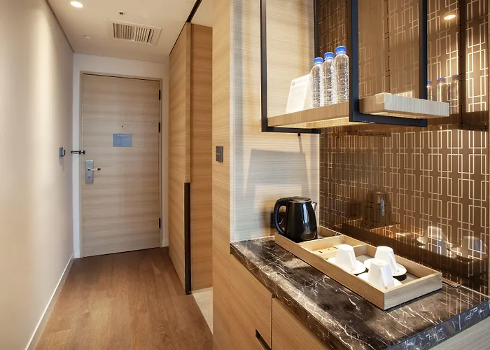 Crown Park Myeongdong Hotel 3*