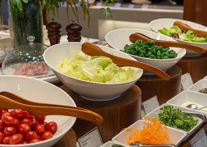Crown Park Myeongdong Hotel