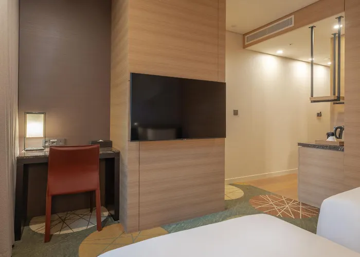 Crown Park Myeongdong Hotel 3*
