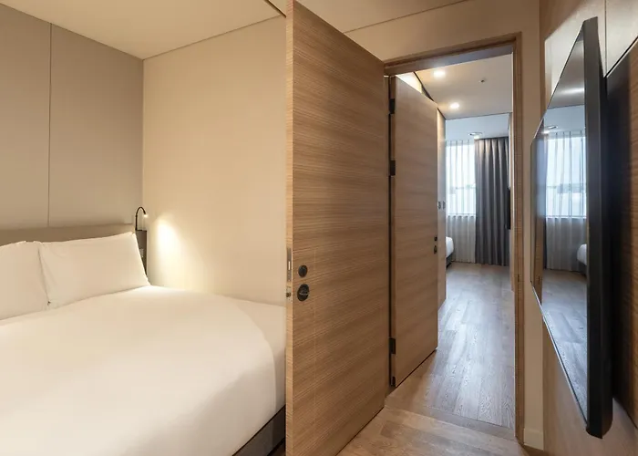 Crown Park Myeongdong 3*