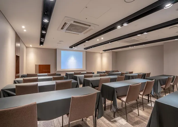 Crown Park Myeongdong 3*