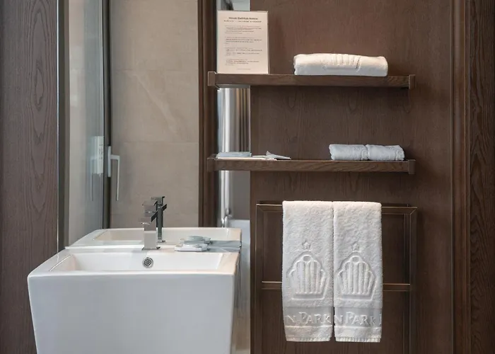 Crown Park Myeongdong Hotel