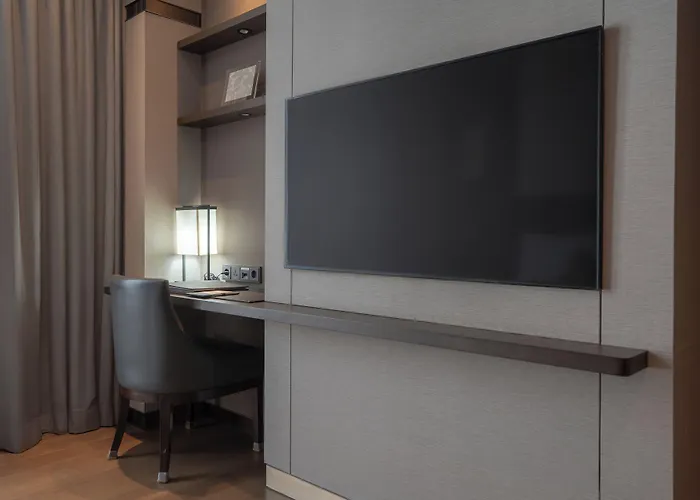 Crown Park Myeongdong Hotel 3*