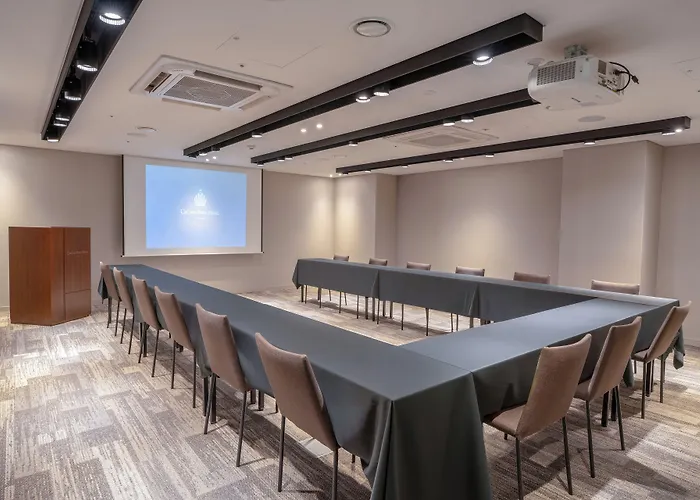 Hotel Crown Park Myeongdong Seúl