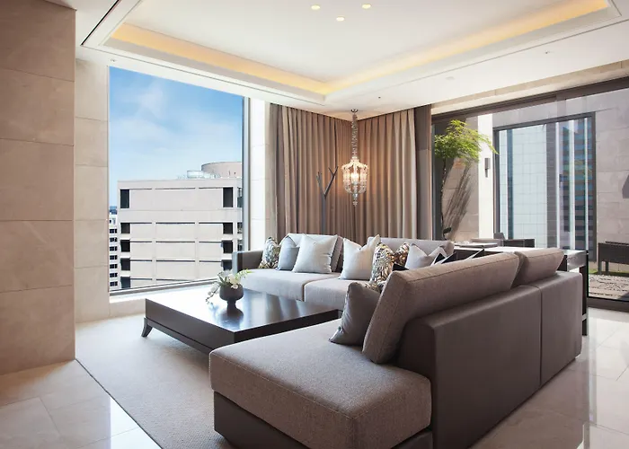 Crown Park Myeongdong Hotel 3*